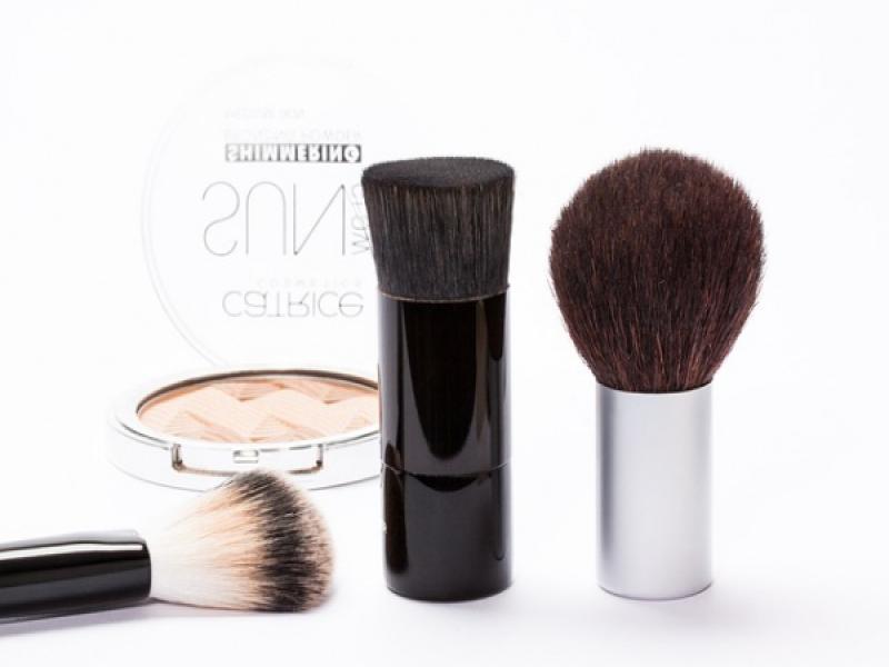 <abbr title=Translation&nbsp;missing&nbsp;(nl)></picture>Makeup Brush</abbr>